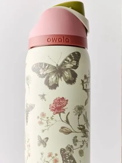 Botella Owala con diseño de mariposas y flores