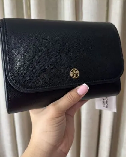 Cartera negra con solapa Tory Burch